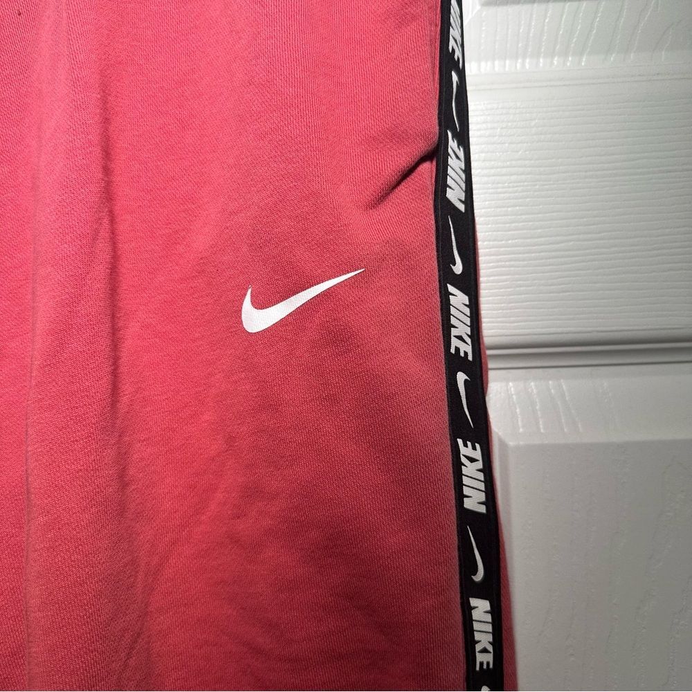 Nike Women’s Sportswear Jogger Pants with Stripe - Picture 3 of 10